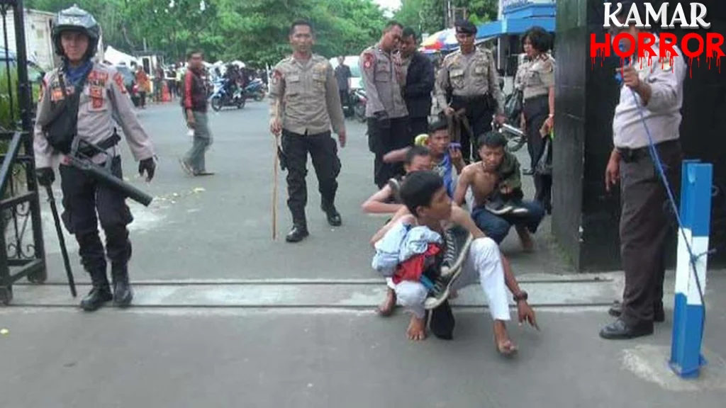 Cilincing Tidak Aman! 7 Pemuda Bercelurit Ditangkap! 2 Cilincing Tidak Aman! 7 Pemuda Bercelurit Ditangkap!